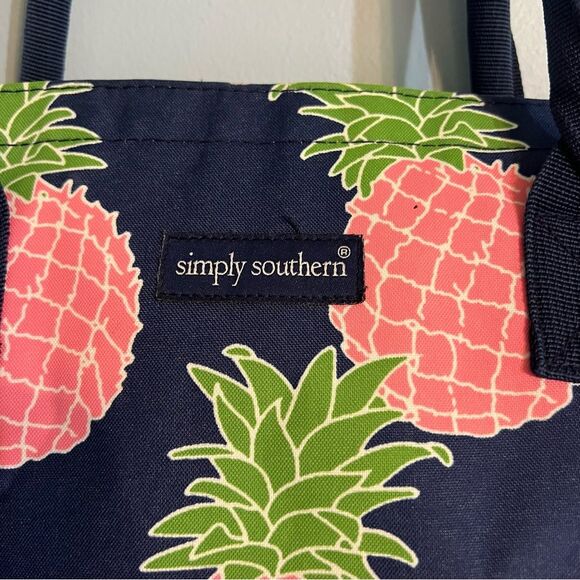 Simply Southern large beach/travel bag- navy and pink pineapple EUC - Picture 2 of 14